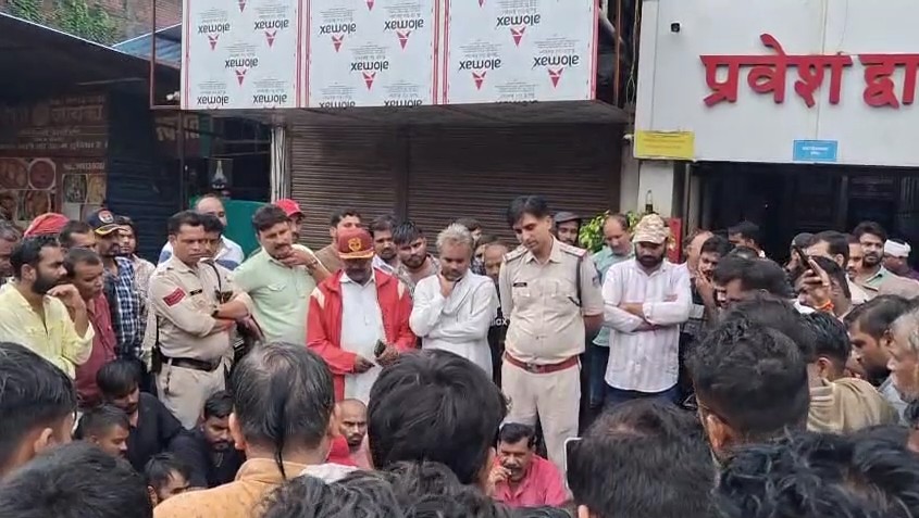 One dead after lift falls at a private hospital in Rewa.