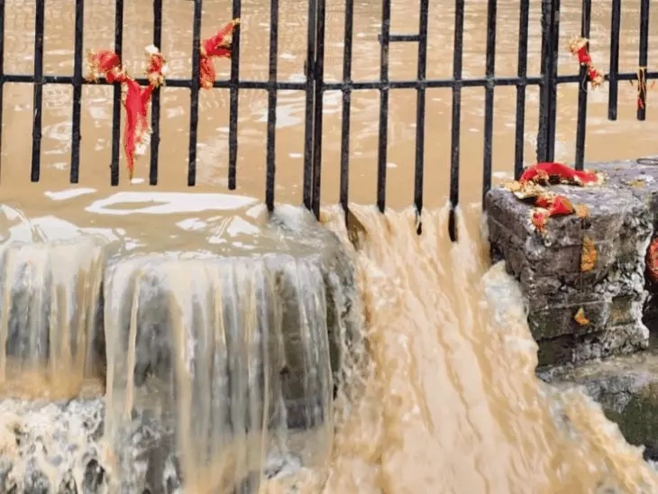 Havoc caused by torrential rain in the Tarai region of Satna.