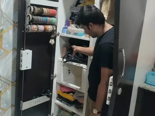 Theft of ₹10 lakh from an empty house by unknown persons