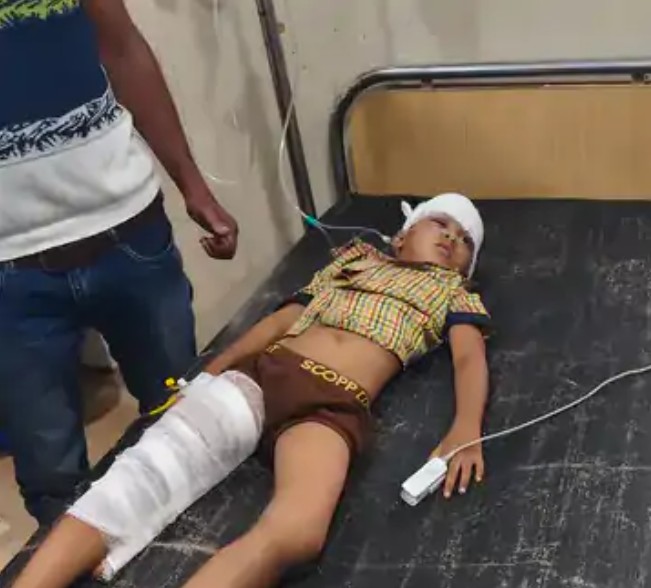 Bus hits auto-rickshaw carrying school students in Sidhi