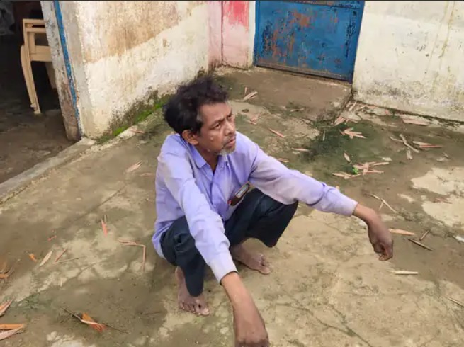 Teacher suspended for arriving at school drunk in Sidhi.