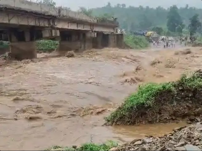 Couple swept away along with their bike at an overflowing causeway in Singrauli.