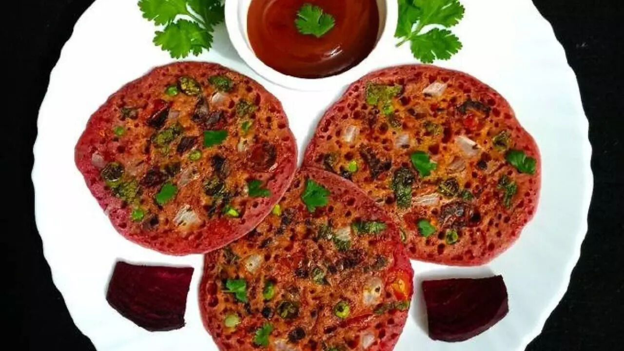 Chukandar uttapam recipe, beetroot uttapam recipe,