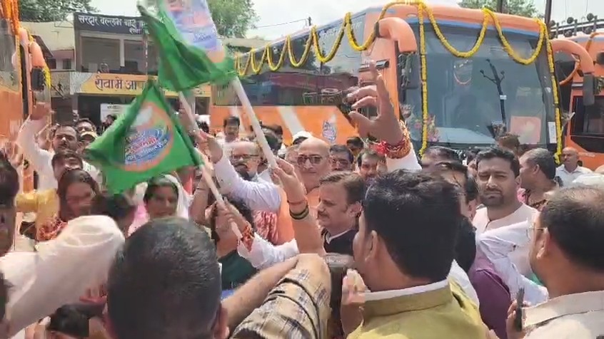 Electric bus service launched in Rewa under the Chief Minister's Sugam Parivahan Yojana.