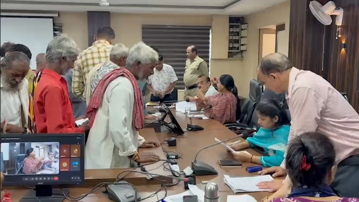 Tales of the deplorable state of roads echoed in the Rewa Collector's office.