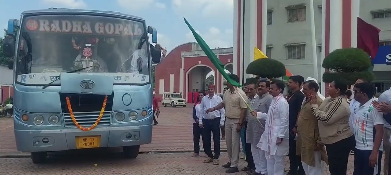 Bhopal students reached Rewa and came face to face with historical heritage
