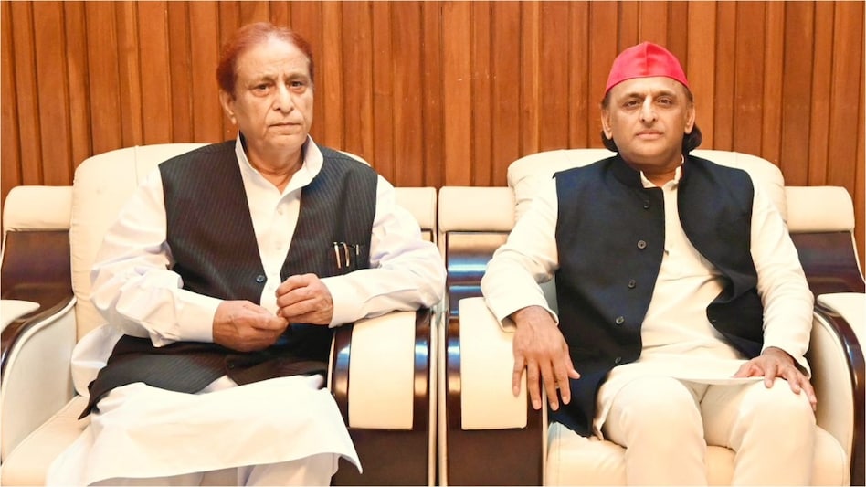 Akhilesh Yadav meet Azam Khan