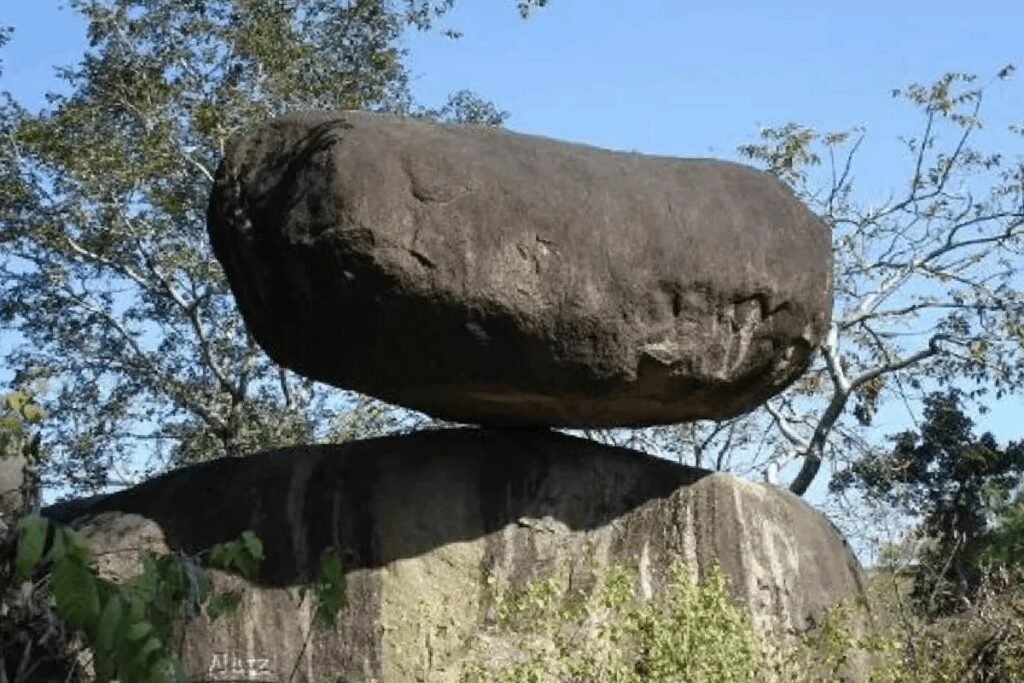 BALANCING ROCK