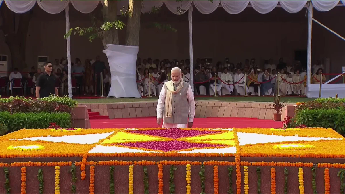 Prime Minister Shri Lal Bahadur Shastri at Vijay Ghat