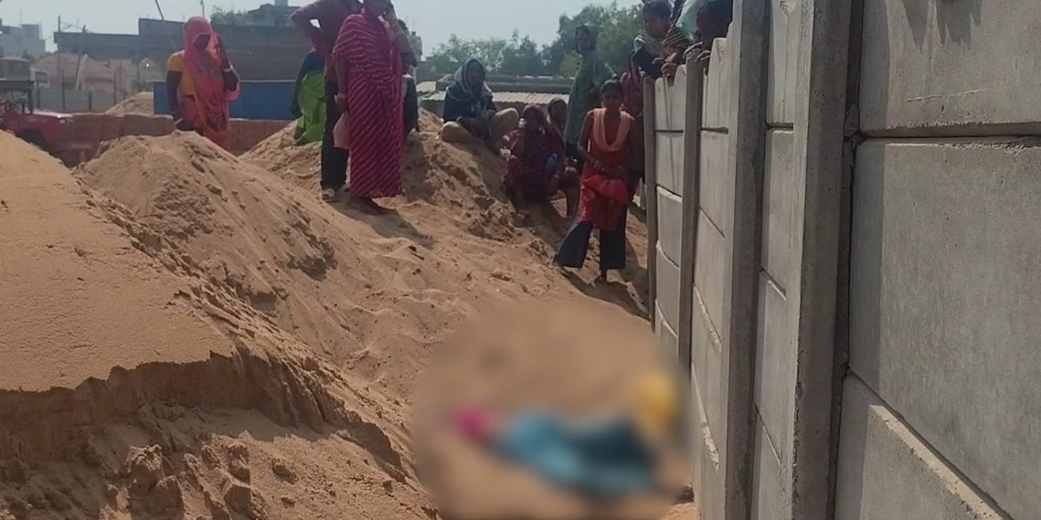 Body of an unidentified woman found near a pile of sand in Rewa