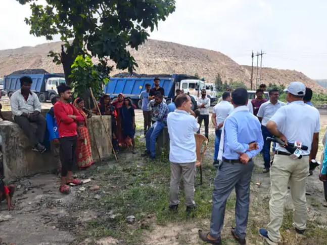 Villagers stage fierce protest against THDC coal mines in Singrauli.