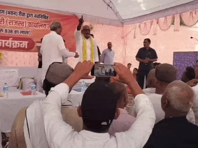Politics heats up in Rewa’s Teonthar over the removal of a name from a plaque